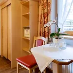 Garni Tyola Bed & Breakfast
