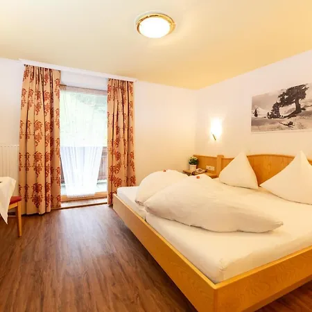 Garni Tyola 3* Ischgl