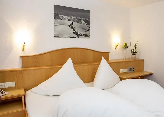 Garni Tyola Bed & Breakfast 3*