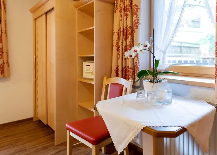 Garni Tyola Bed & Breakfast