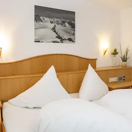 Garni Tyola Bed & Breakfast *