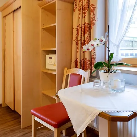 Garni Tyola Bed & Breakfast