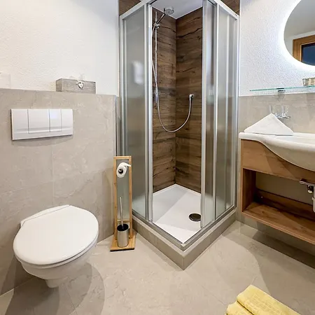 Garni Tyola فندق مبيت وإفطار 3*