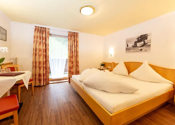 Garni Tyola 3* ايشجل