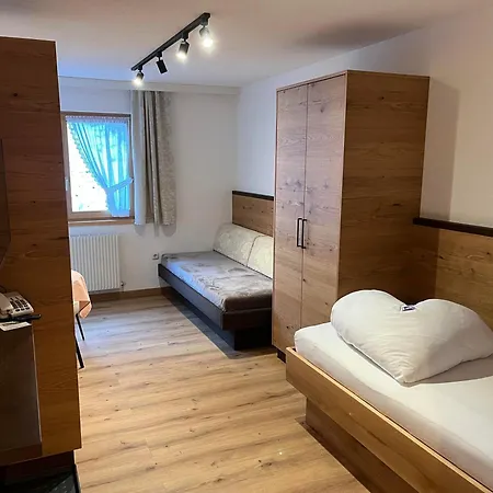 Bed & Breakfast Garni Tyola